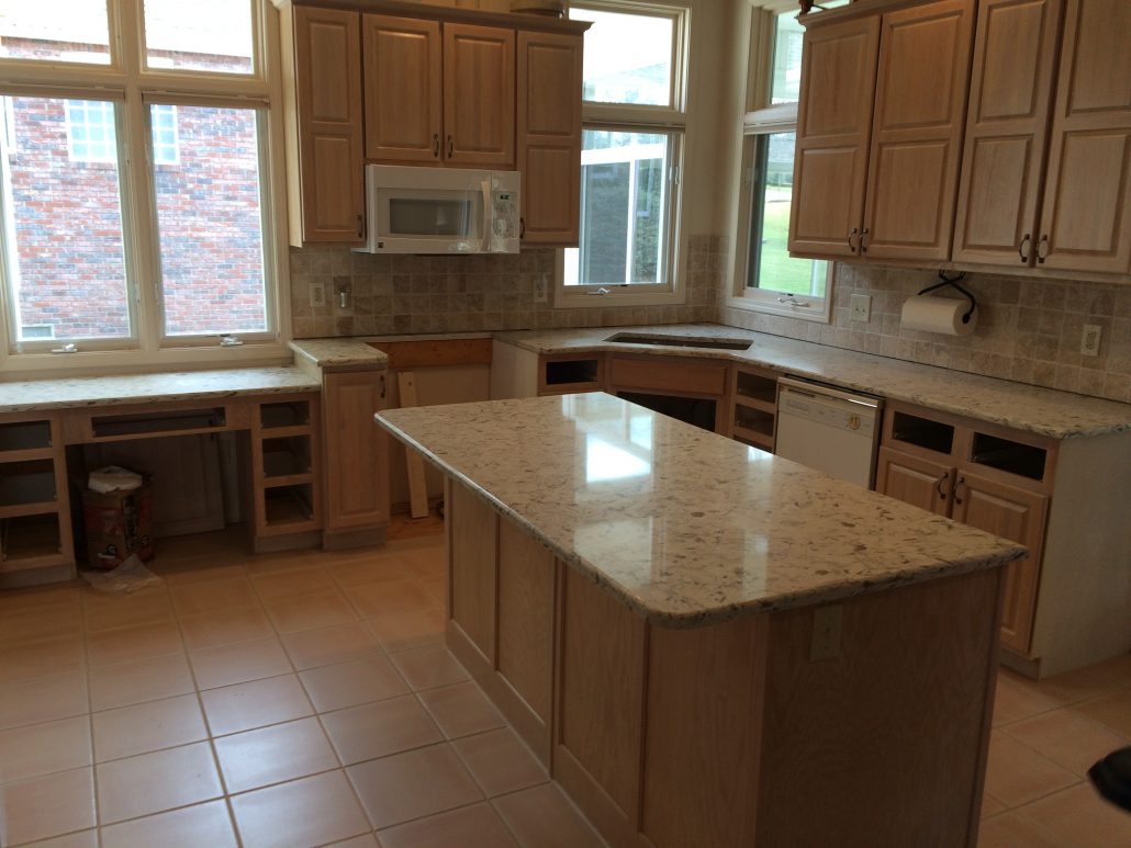 Quartz-Countertops-Romano-White-Traditional-1030x773-1